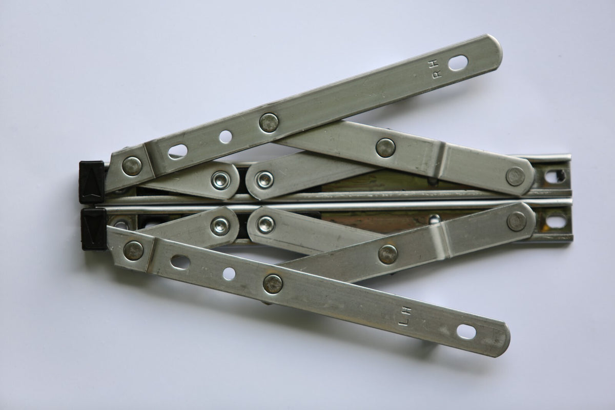 A pair of DGS friction stays
